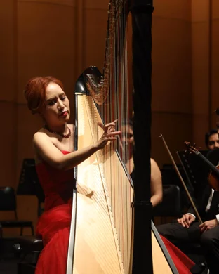 San Francisco Symphony: Enrico Lopez-Yanez - Holly Jolly Pops